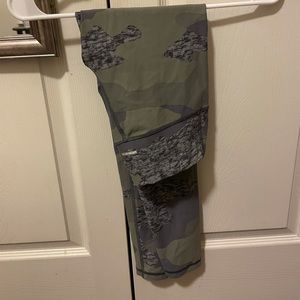 Cute camo high rise atheltic leggings